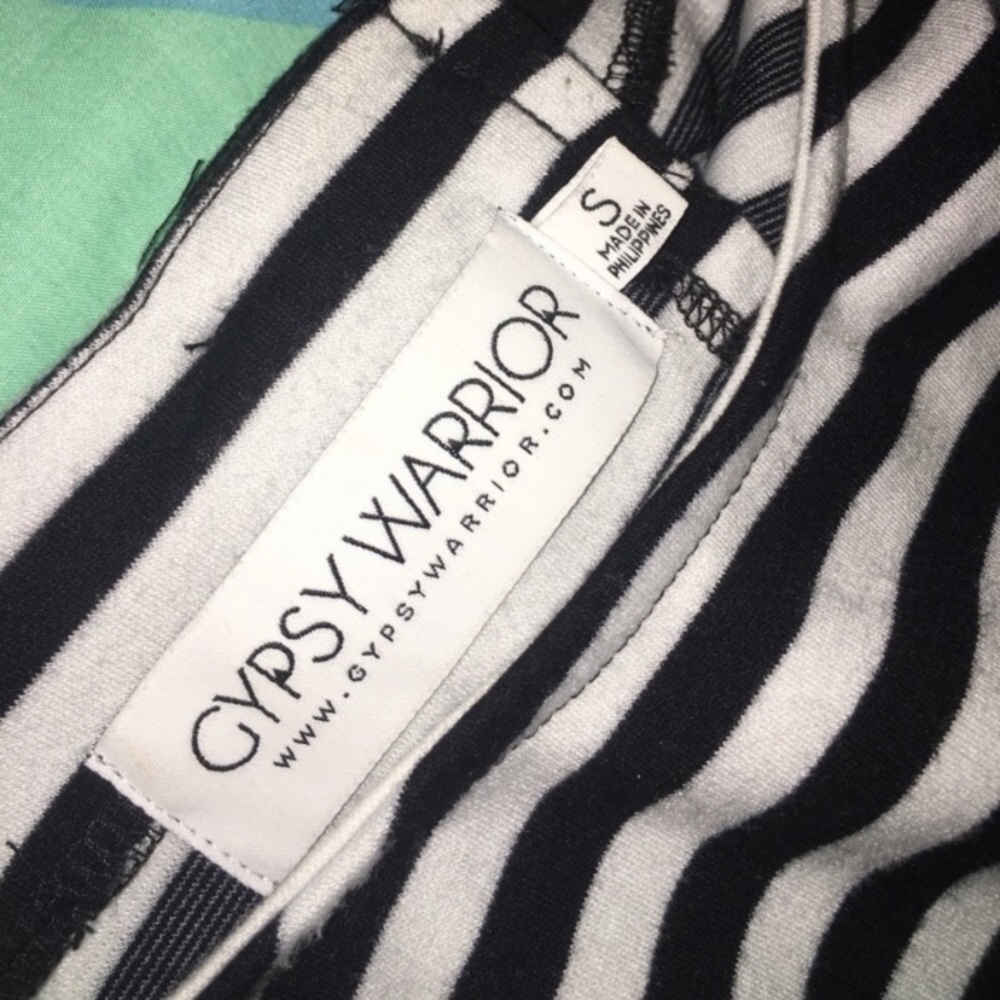 Gypsy Warrior Black and White Horizontal Striped Open Flap Back Shorts Rompers - Picture 6 of 8
